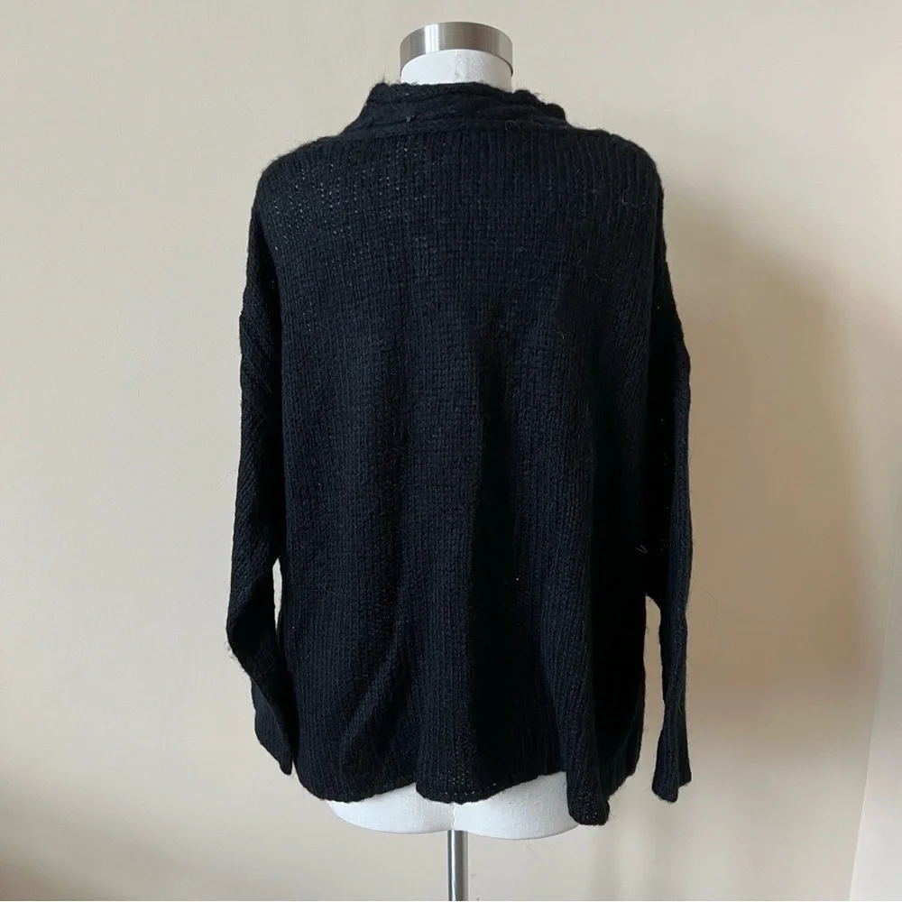 BCBGMaxazria oversized solid black wool blend v neck sweater 483_5